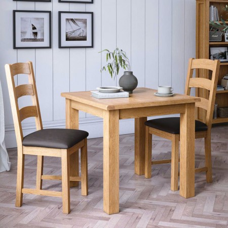 Square 90cm : Bàn Ăn Gỗ Sồi Vuông 90cm + 2 Ghế ( KD1191 - Mặt Nệm PU )